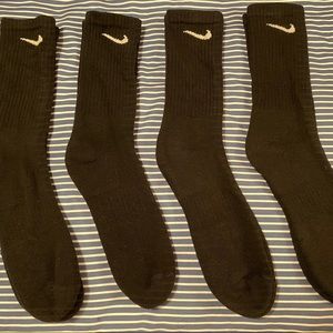 NEW W/OUT TAGS MEN’S NIKE SOCKS - 4 PACK